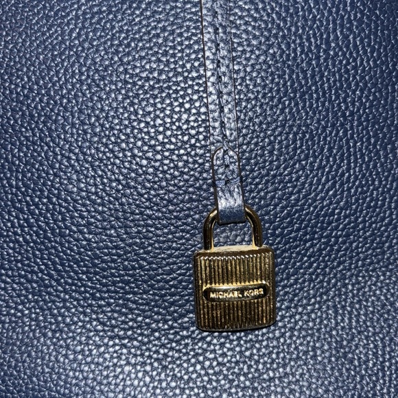 Michael Kors Mercer Large Pebbled Leather Accordion Tote Bag - Picture 8 of 13